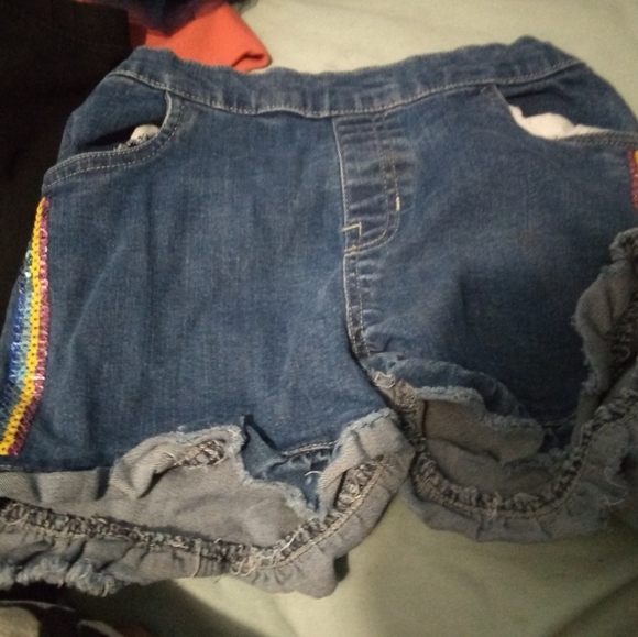 Shorts - Picture 4 of 5